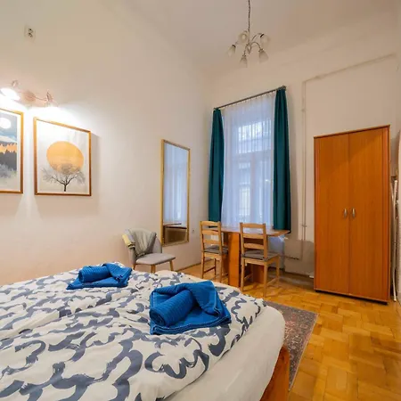 Vasvari Chic Hideaway Near The Opera House Boedapest